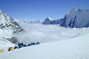 Himalayda qar uçqunu nəticəsində 7 nəfər həlak oldu