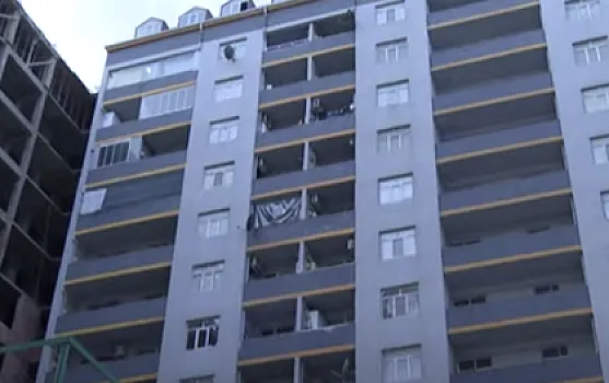 Binanın dəhlizində ölü tapıldı