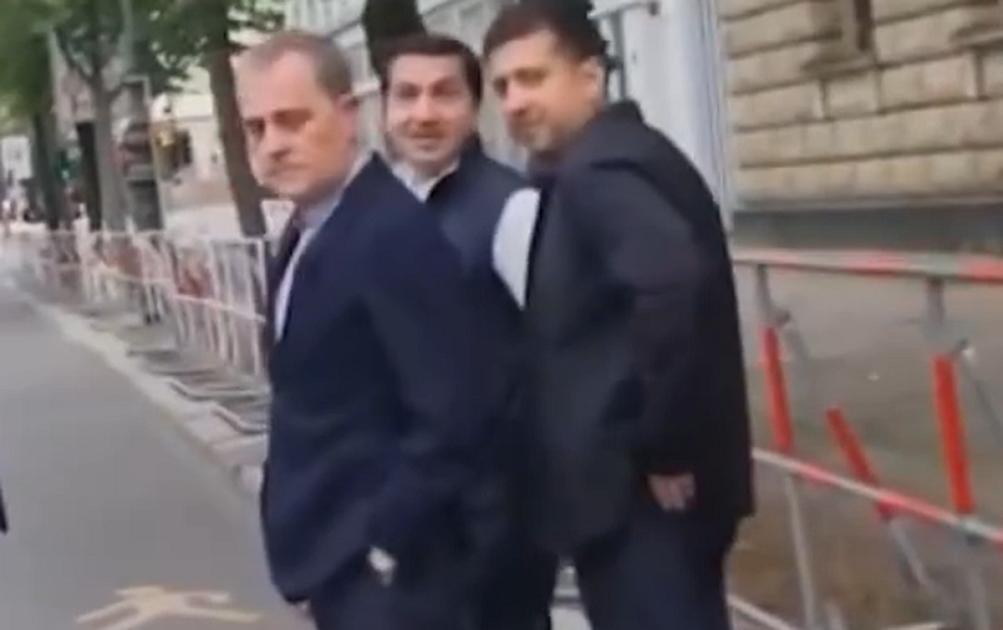 Ceyhun Bayramov və Hikmət Hacıyev təxribatçı suallara belə cavab verdi 