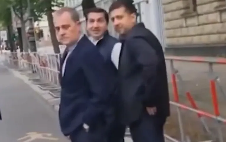 Ceyhun Bayramov və Hikmət Hacıyev təxribatçı suallara belə cavab verdi 