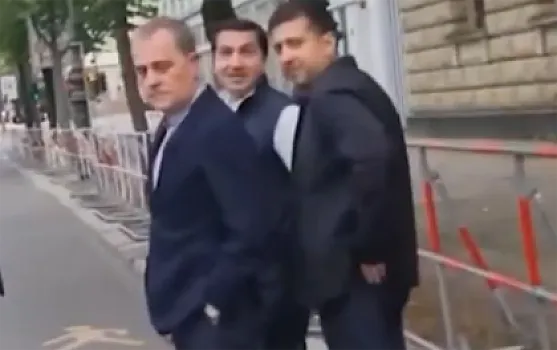 Ceyhun Bayramov və Hikmət Hacıyev təxribatçı suallara belə cavab verdi 