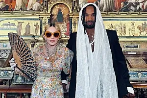 Madonna özündən 37 yaş kiçik sevgilisi ilə evlənir