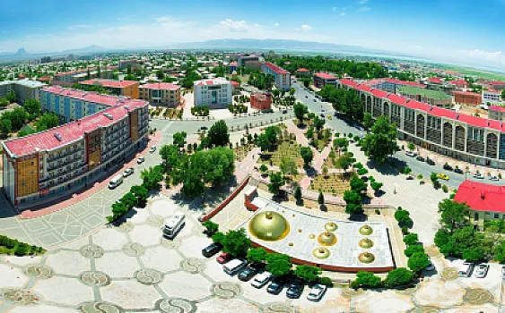 Naxçıvanın 40 illiyinə hədiyyə edilən univermağın 