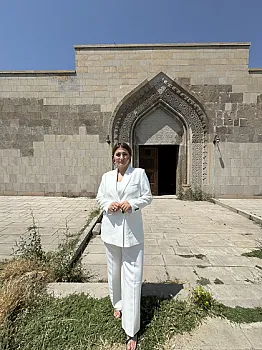 Ağrı dağının ətəyində 