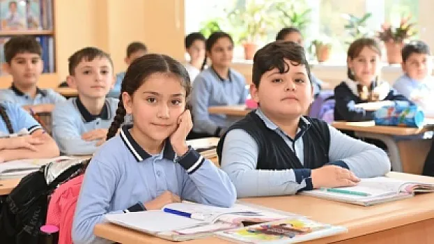 Şagirdlərin elektron yerdəyişməsi