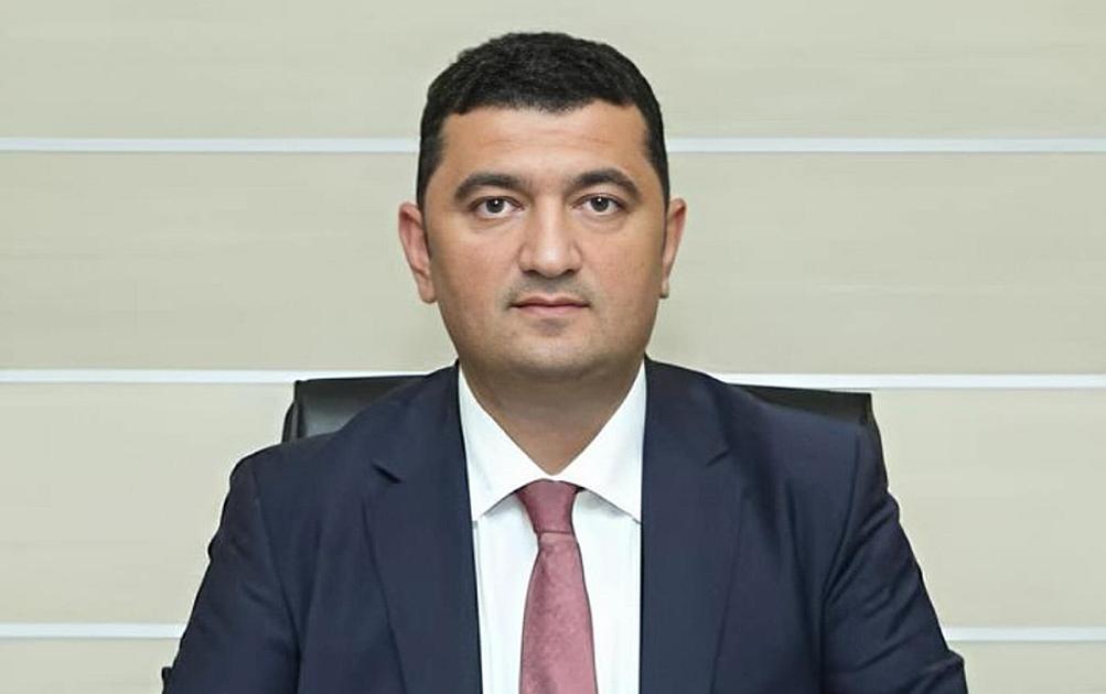 “Green Card” udduğundan ərizə yazaraq vəzifəsindən gedibmiş