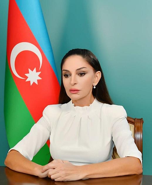 VƏTƏNƏ SEVGİNİN TƏCƏSSÜMÜ