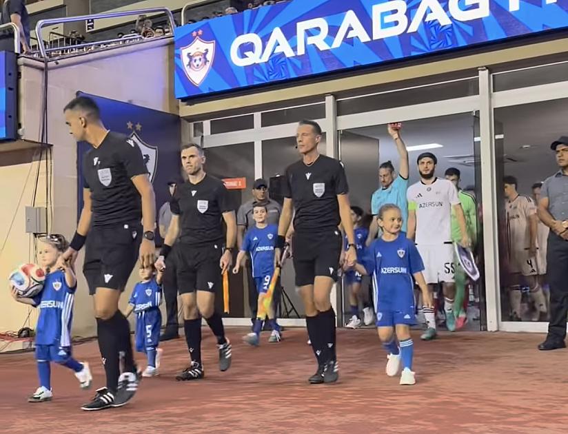 Futbolçular niyə oyun öncəsi uşaqlarla birlikdə meydançaya çıxır?