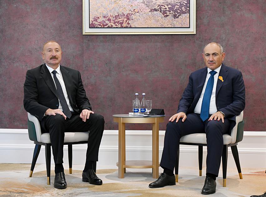 İlham Əliyevlə Paşinyan arasında görüş keçirilir -