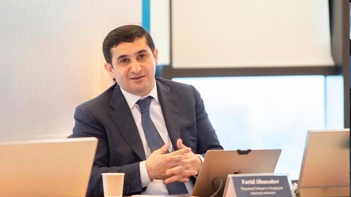 Nazir idarə rəisini təqaüdə göndərdi 