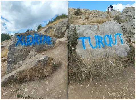 Şuşaya səfər edən yerli turistlər qaya daşlarının üzərinə adlar yazıb